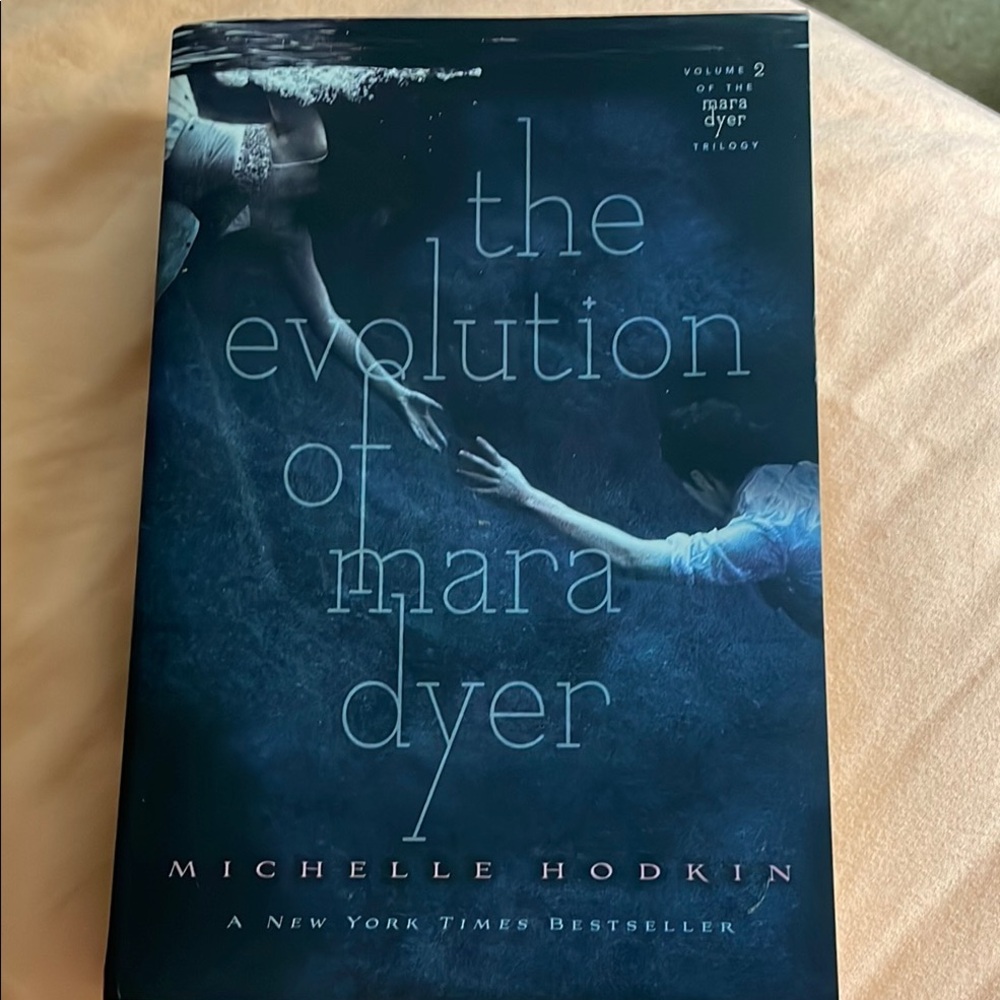 The Evolution of Mara Dyer by Michelle Hodkin